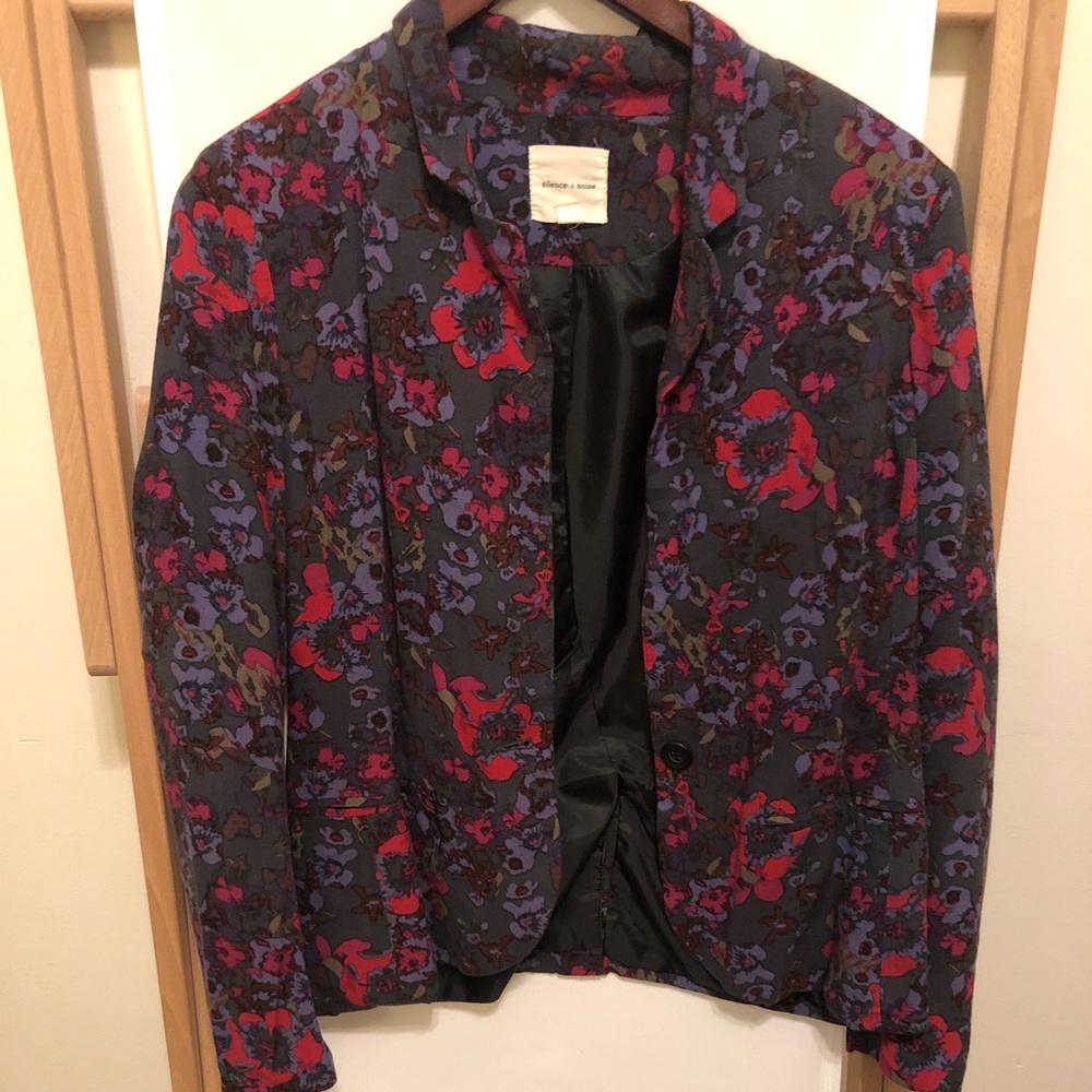Super cute silence + noise purple floral blazer
